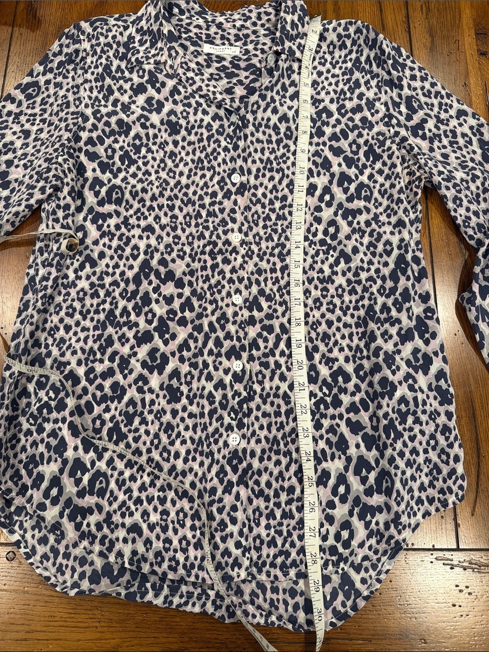 EQUIPMENT Essential Leopard Print 💯 Silk Blouse Shirt Purple Size L EUC - Picture 7 of 7